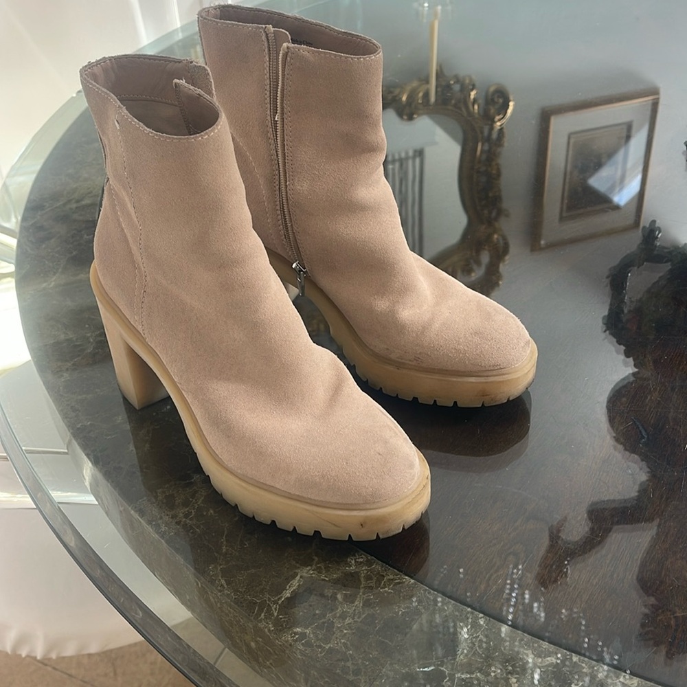 Dolce Vita suede boots with heel